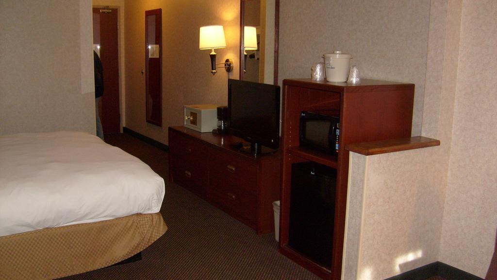 Hotel Baymont By Wyndham Golden/red Rocks 2*