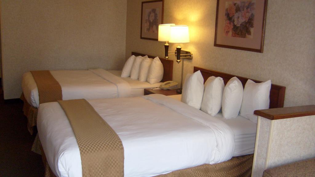 Hotel Baymont By Wyndham Golden/red Rocks