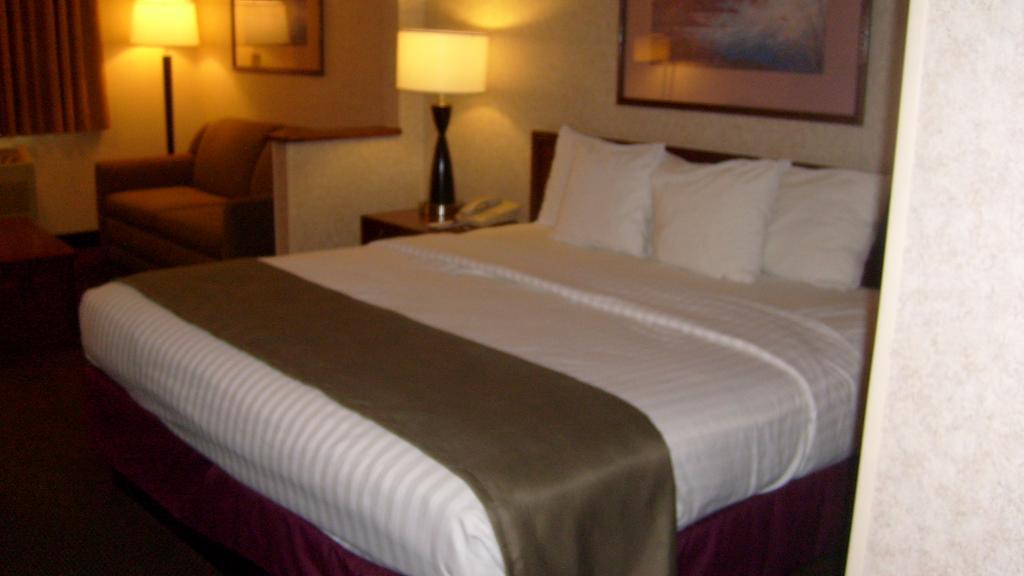Hotel Baymont By Wyndham Golden/red Rocks 2*