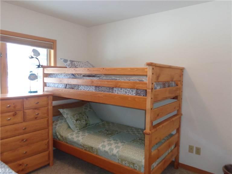 Lakepoint Court