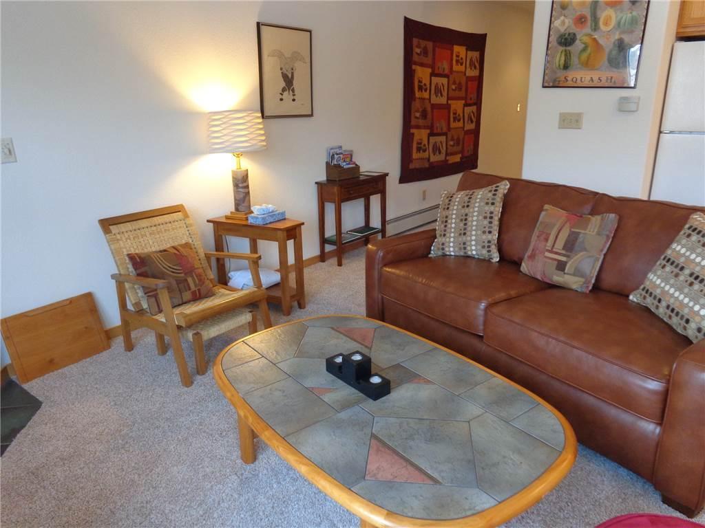 Apartment Lakepoint Court *