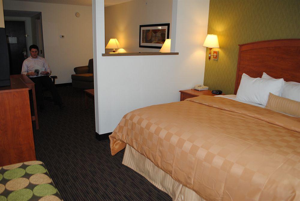 Spark By Hilton International Airport DEN