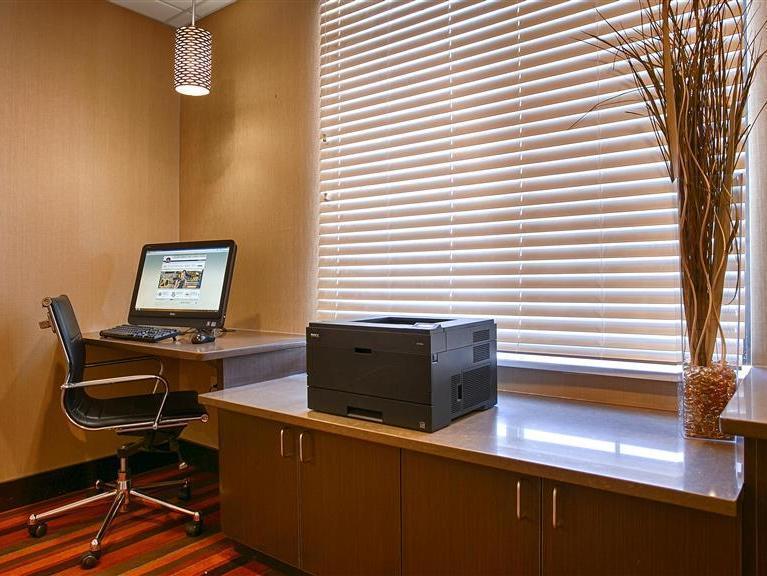Hotel Spark By Hilton International Airport DEN