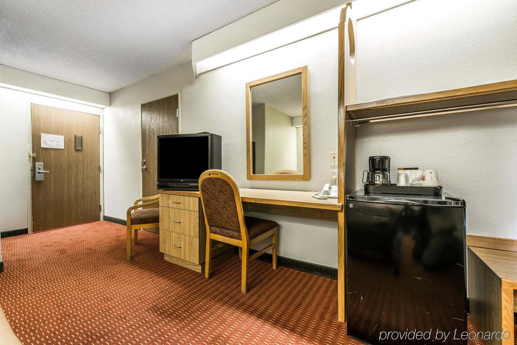 Days By Wyndham Hotel Thornton