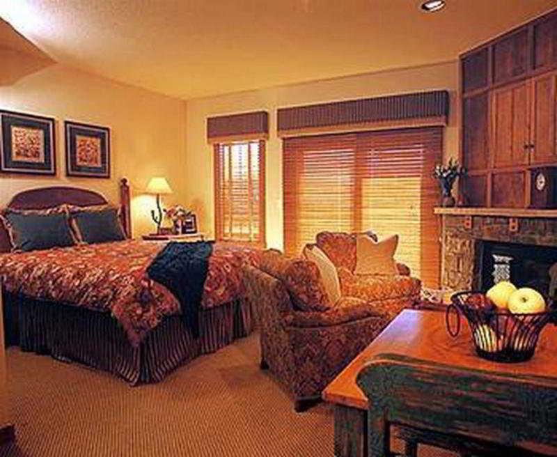 Water House On Main Street Apartment