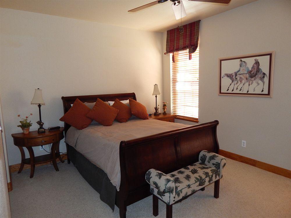 Red Quill Village 3*