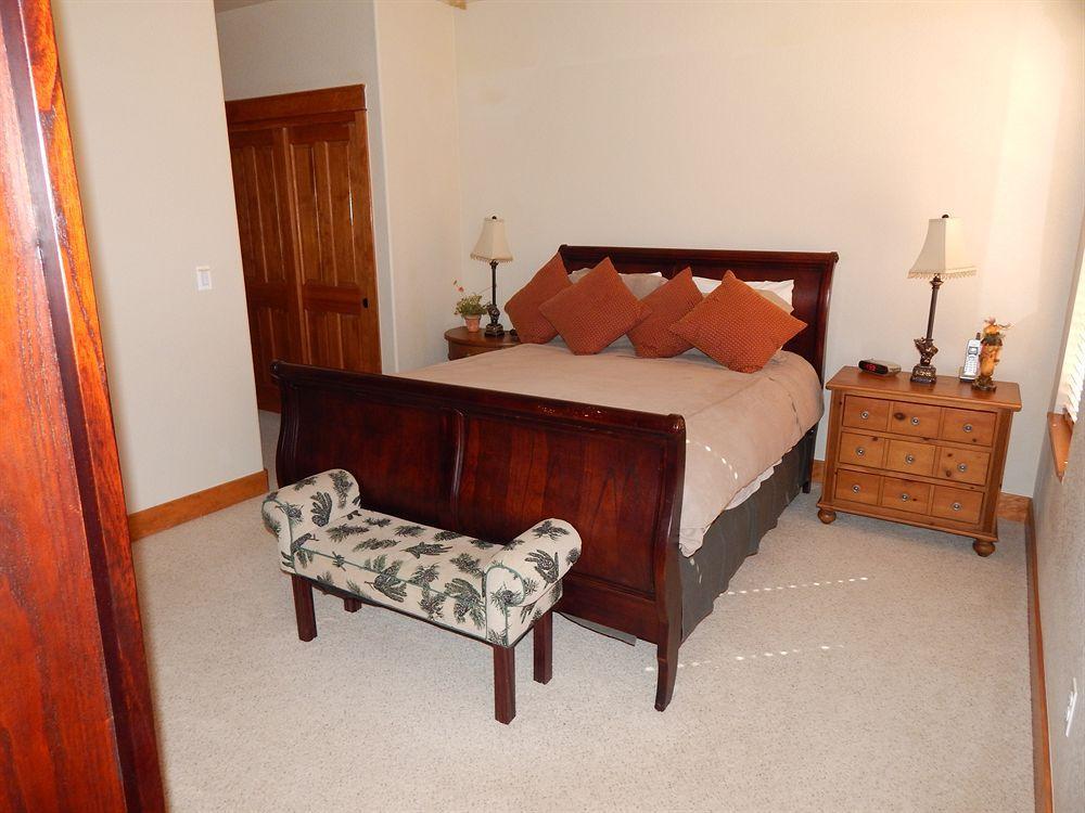 Red Quill Village Hotel