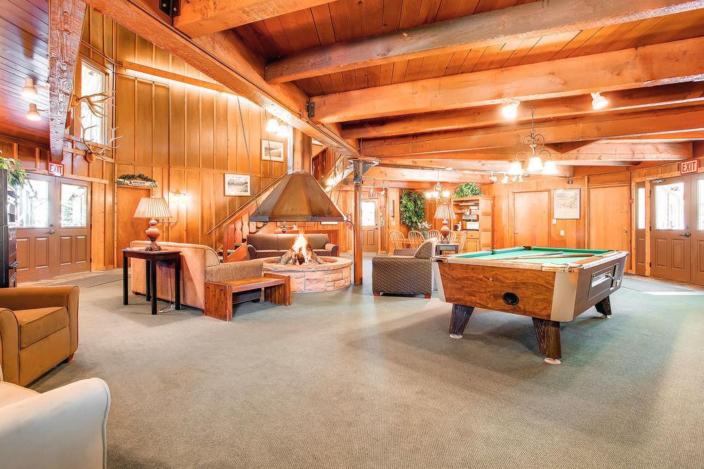 Park Meadows Apartment *