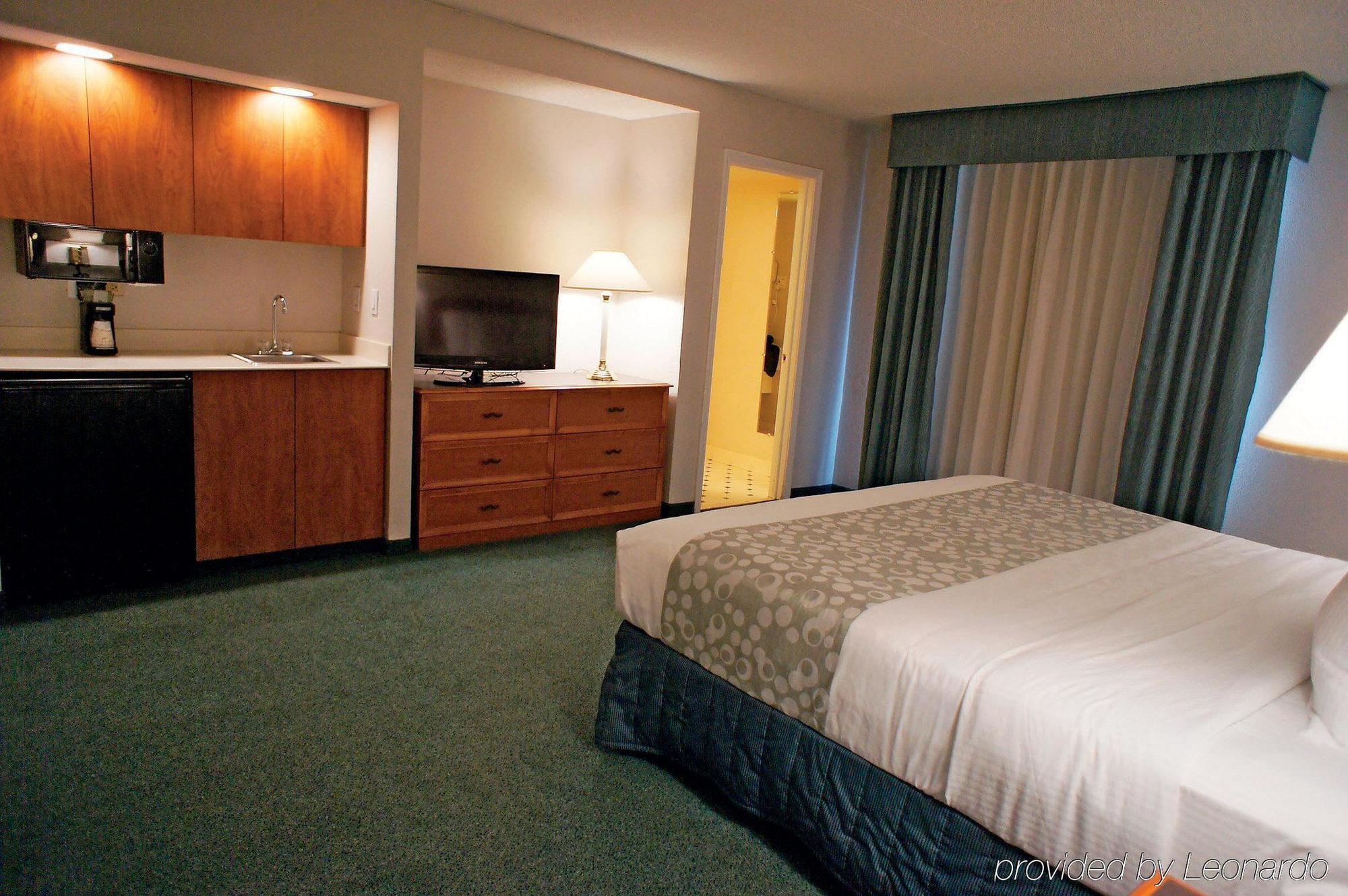 La Quinta By Wyndham Denver Hotel