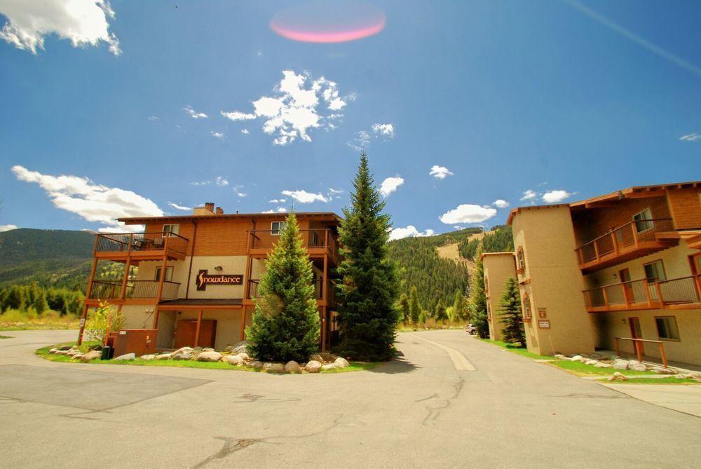 Snowdance Hotel *