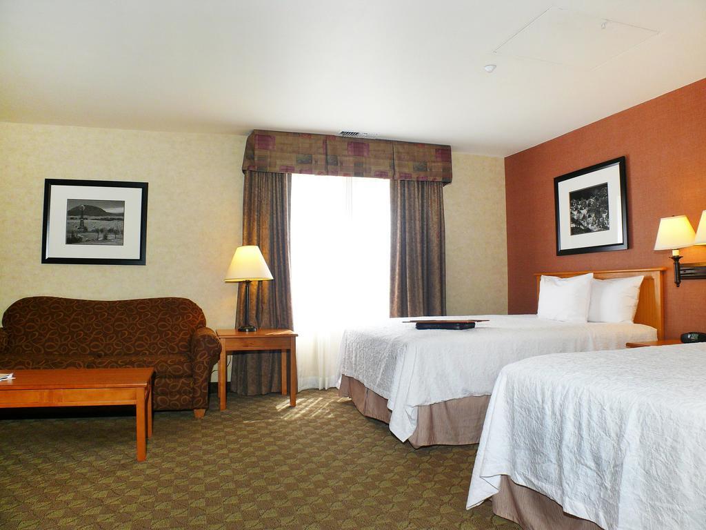 Hampton & Hotel 3*