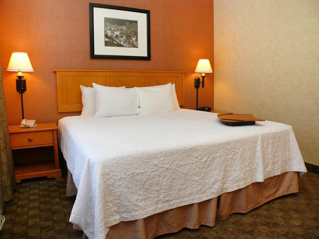 Hotel Hampton & 3*