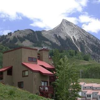 Hotel Three Seasons By