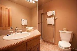 One Place Townhomes Hotel