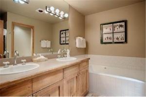 Hotel One Place Townhomes 3*