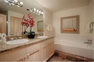 Hotel One Place Townhomes