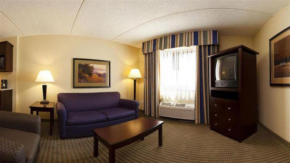 Express & Wheat Ridge-denver West By Ihg