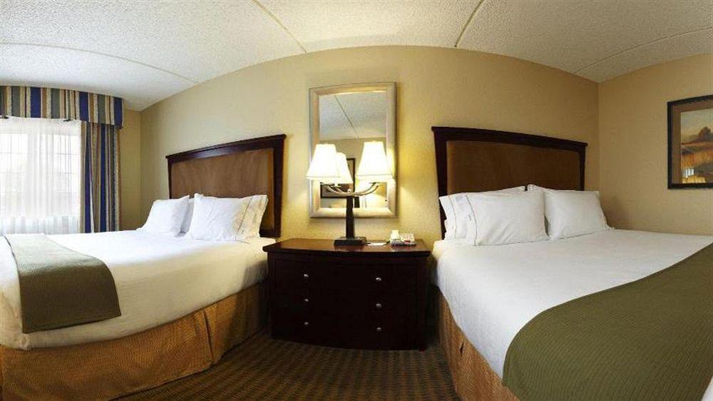 Express & Wheat Ridge-denver West By Ihg Hotel 3*