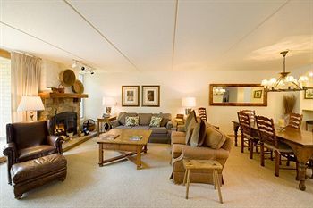 Lodge Vail's Mountain Haus At The Covered Bridge