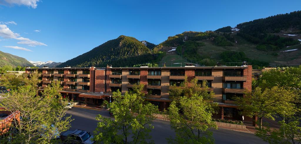 Square Condominium Hotel