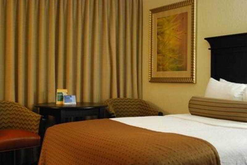 The Downtown 3*