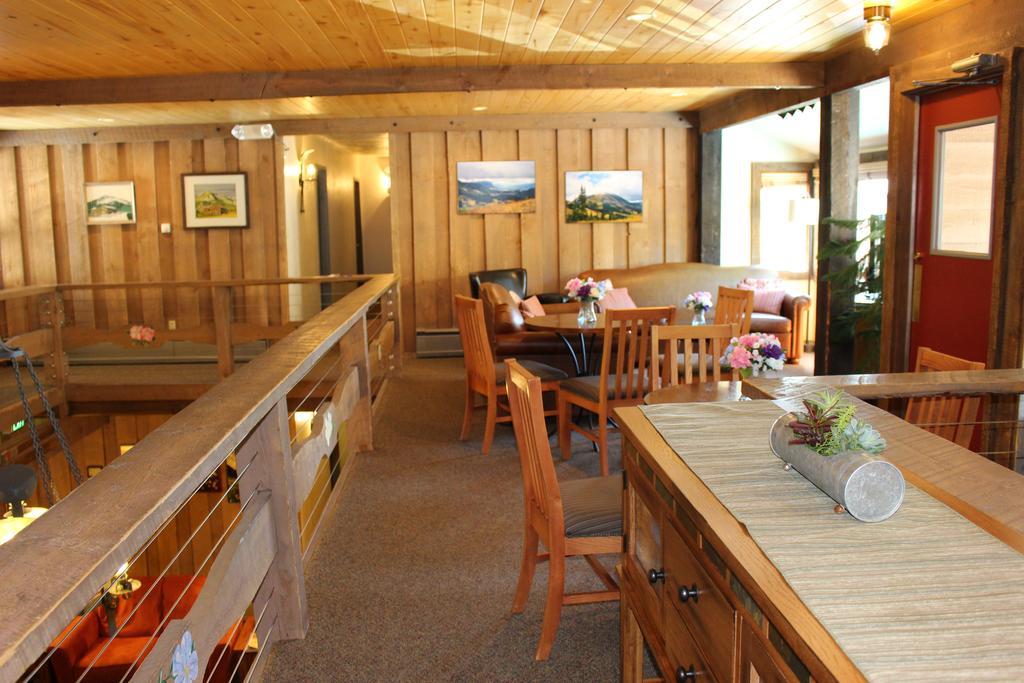 Cristiana Guesthaus Lodge *