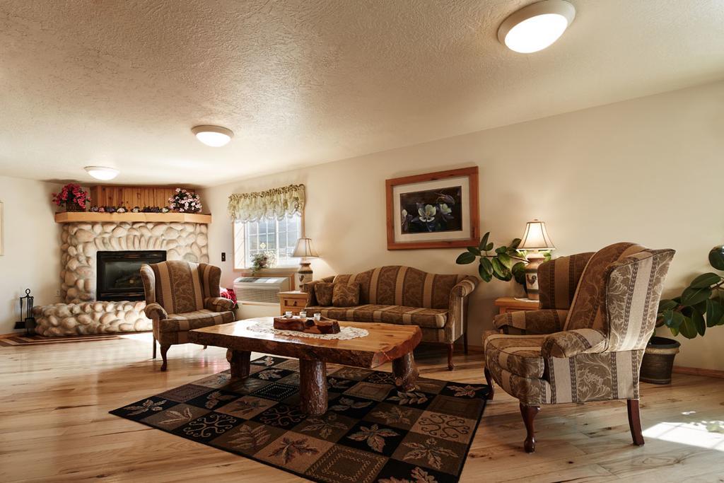 Hotel Columbine Inn And Suites