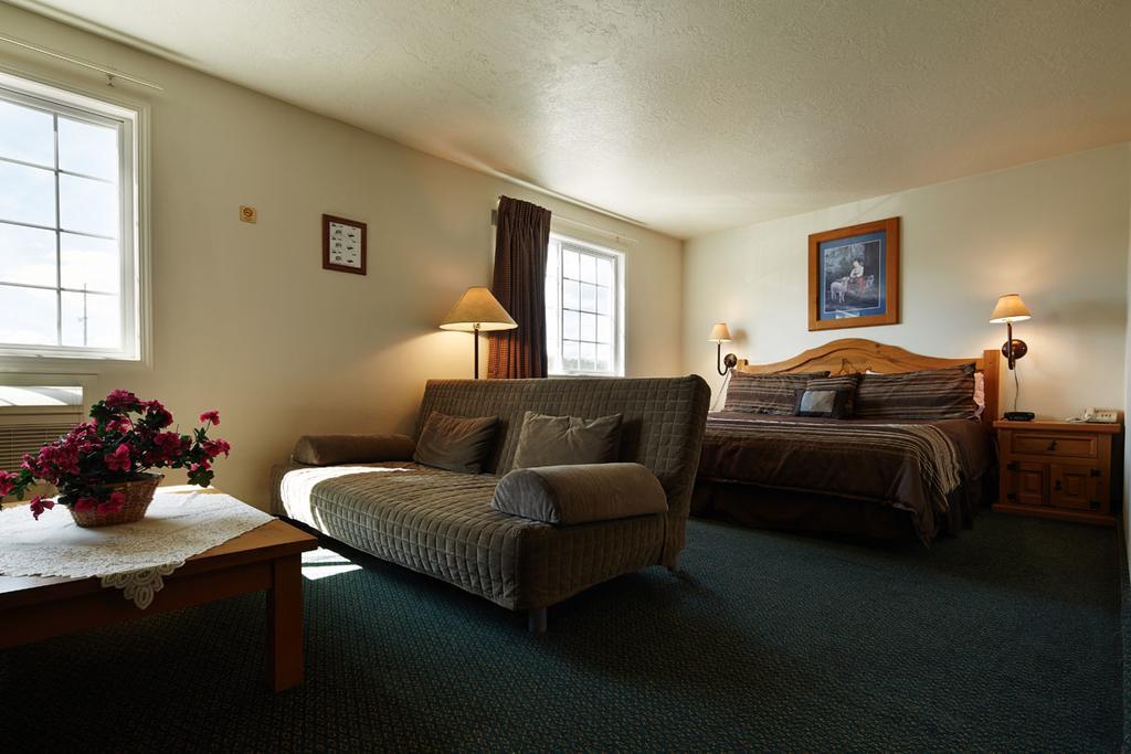 Hotel Columbine Inn And Suites 2*