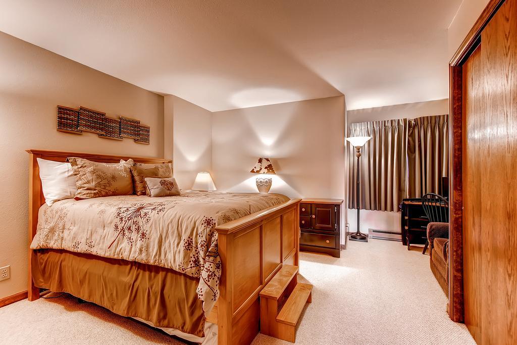 Lodge Seasons At *