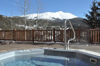 Lodge The At *