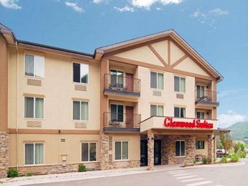 Hotel Comfort & On The River 3*