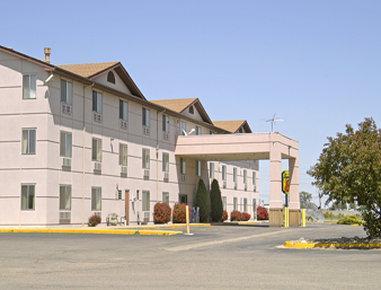 Super 8 By Wyndham North East Denver 2*