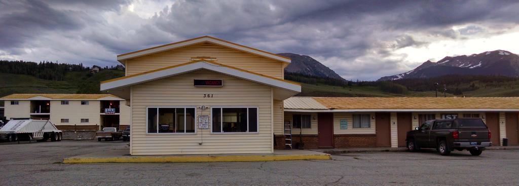 Inn 1st Interstate