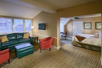 Poste Montane By East West 3*
