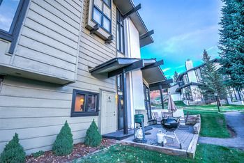 Hotel Hillsider By Retreatia 3*