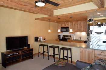 Chateau Eau Claire & Roaring Fork By Frias Aspen