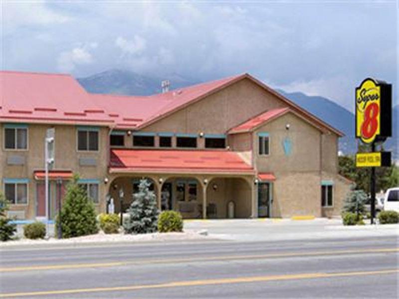 Super 8 By Wyndham Hotel 2*