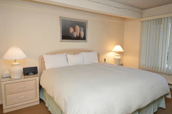 Hotel Chateau Eau Claire & Roaring Fork By Frias