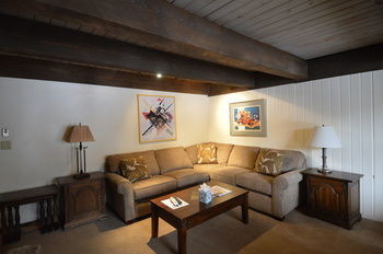Hotel Chateau Eau Claire & Roaring Fork By Frias
