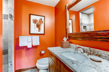 Hotel Highlands Area By East West Hospitality