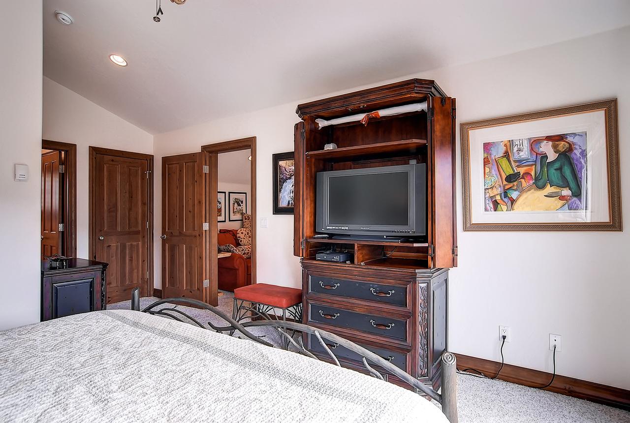Three-bedroom Highland Greens Townhome 36 Breckenridge
