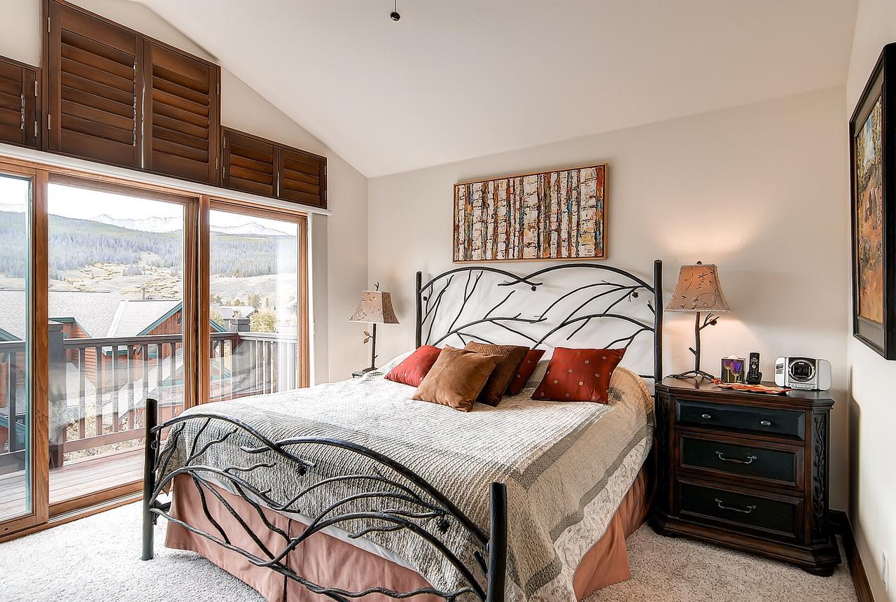 Three-bedroom Highland Greens Townhome 36 Breckenridge