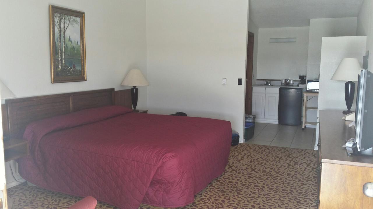 Western & Rv Park Motel 2*