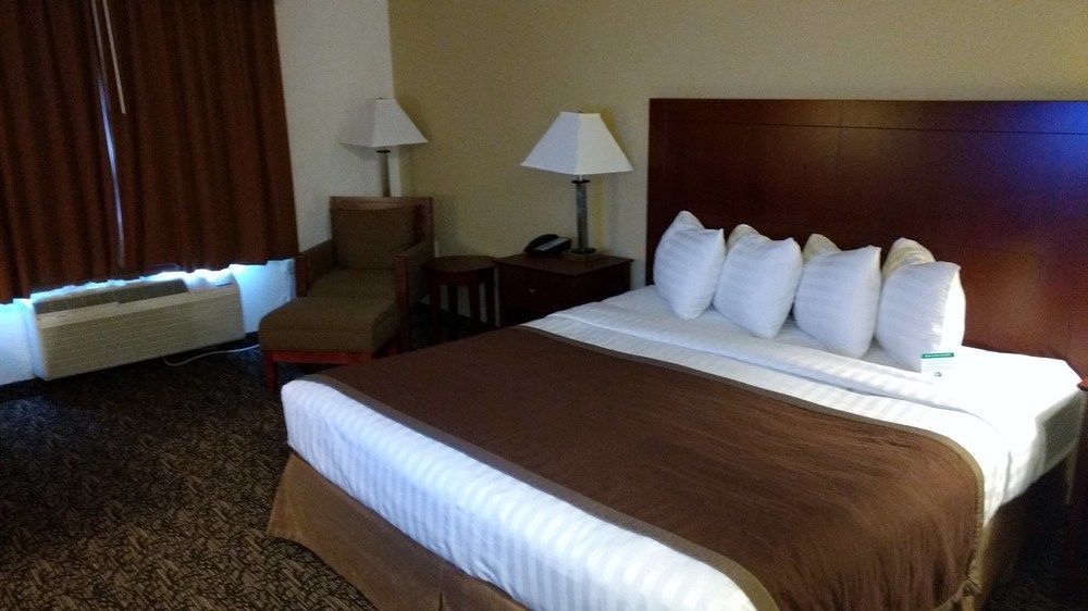 Western Boulder Hotel