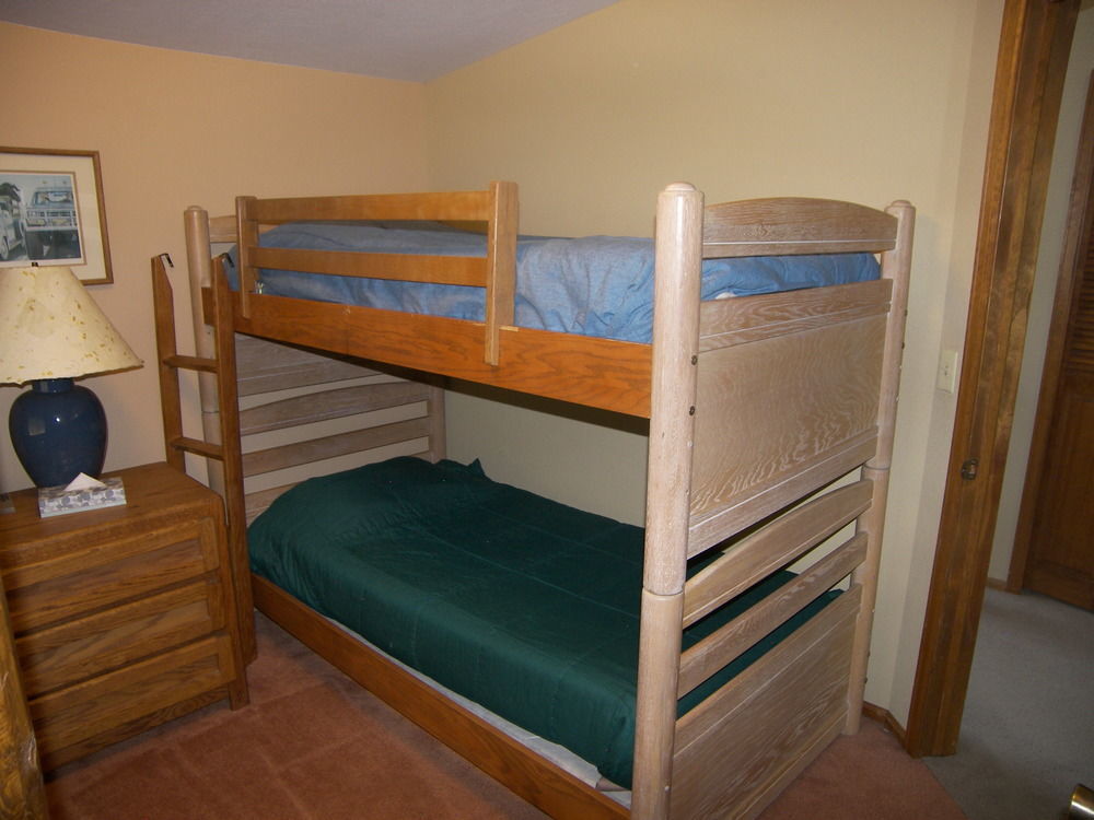 Rocky Mountain Management Hotel 3*
