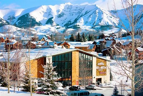 Three Seasons By Hotel