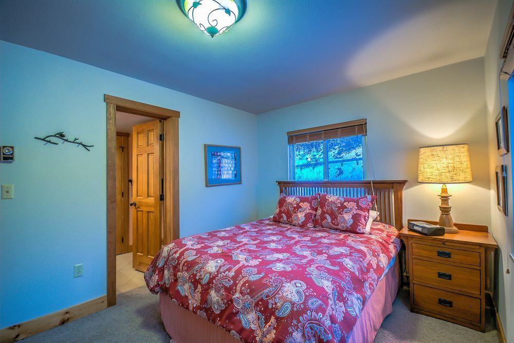 Hotel Storm Meadows Christie Base By Retreatia
