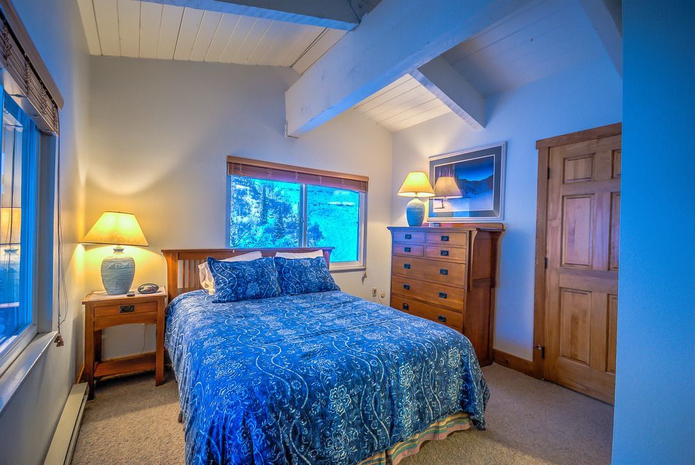 Hotel Storm Meadows Christie Base By Retreatia 3*
