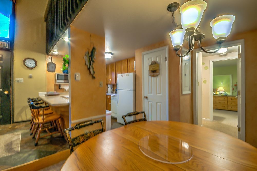 Hotel Hillsider By Retreatia