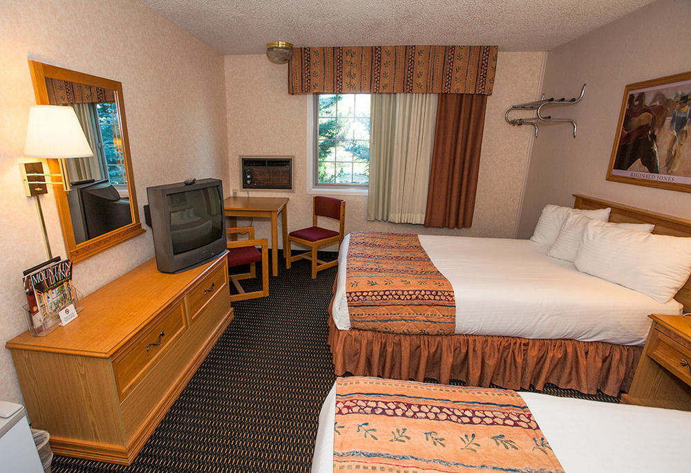 The Steamboat Hotel